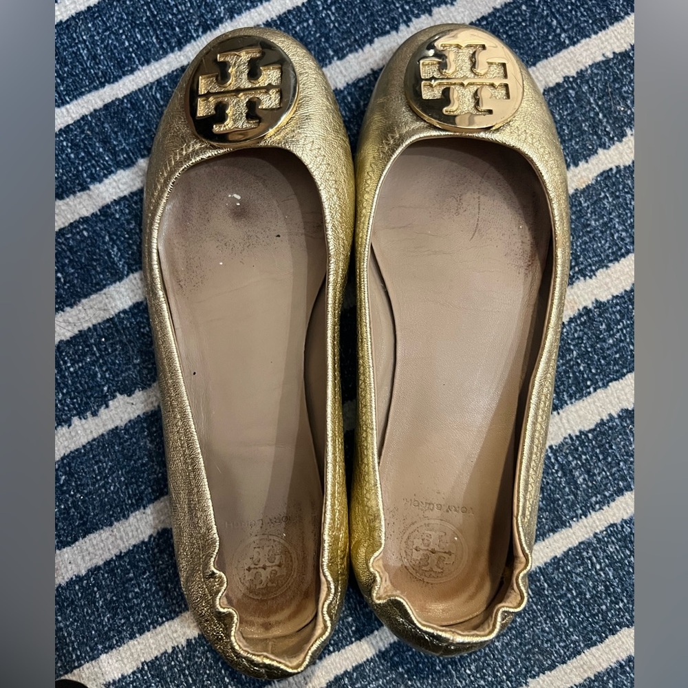 Tory Burch Reva flat in gold